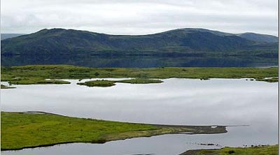 þinvallavatn lake at pingvell, by Tasneem