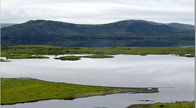 þinvallavatn lake at pingvell, by Tasneem